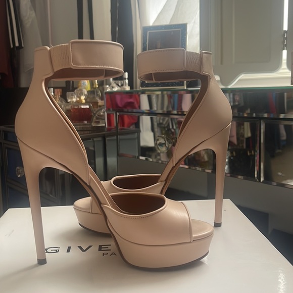 Givenchy powder rose pink shark tooth platform sandal - Picture 6 of 12